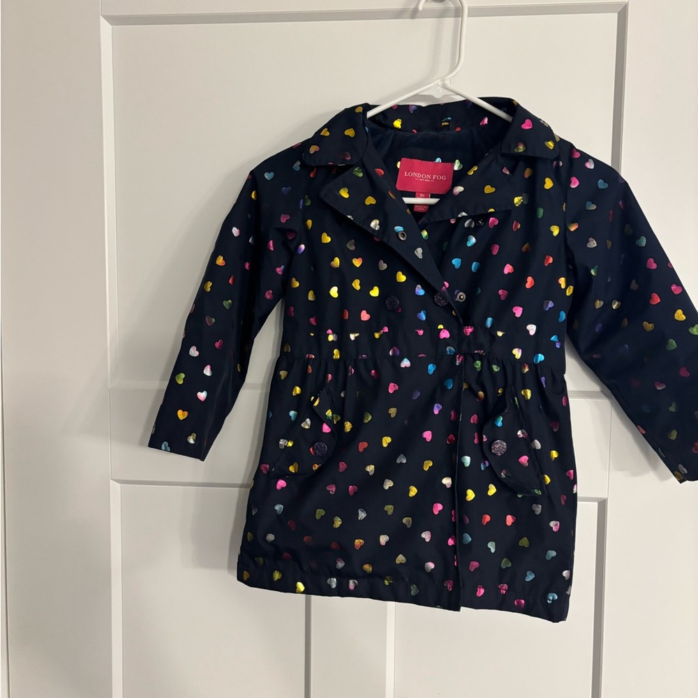 LONDON FOG RAINCOAT GIRLS SIZE 6X 
NAVY BLUE WITH HEARTS